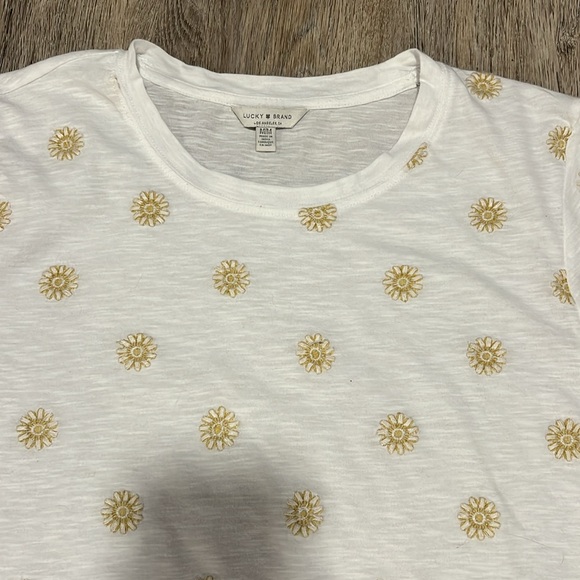 Lucky Brand Daisy Embroidered T-Shirt - Picture 3 of 11